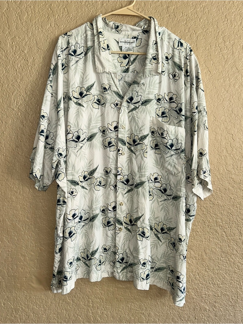 Knightsbridge Men’s Crème  Floral Short-Sleeve Button-Down Shirt